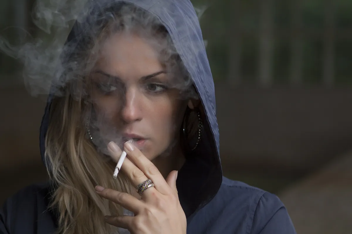 Smrteľné riziká cigariet si uvedomujú, no závislosti sa nedokážu zbaviť