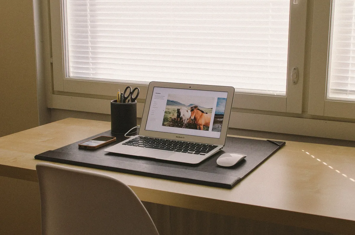 Home office z postele? Toto sú tipy ako na to