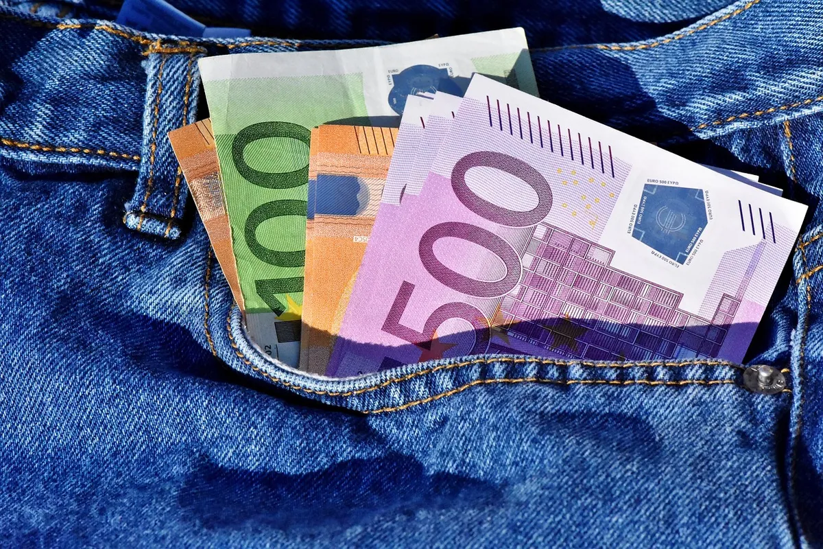 Prvú vlnu konsolidácie Slováci zvládli, obávajú sa druhej, uvádza prieskum