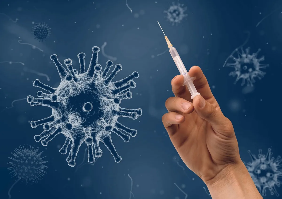 mRNA vakcíny sú bezpečné, potvrdila analýza slovenských vedcov