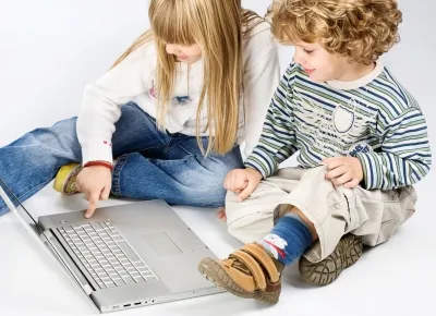 Slovenské deti si nevedia prestaviť život bez internetu. Rodičia príznaky závislosti prehliadajú