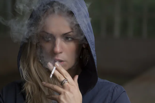 Smrteľné riziká cigariet si uvedomujú, no závislosti sa nedokážu zbaviť